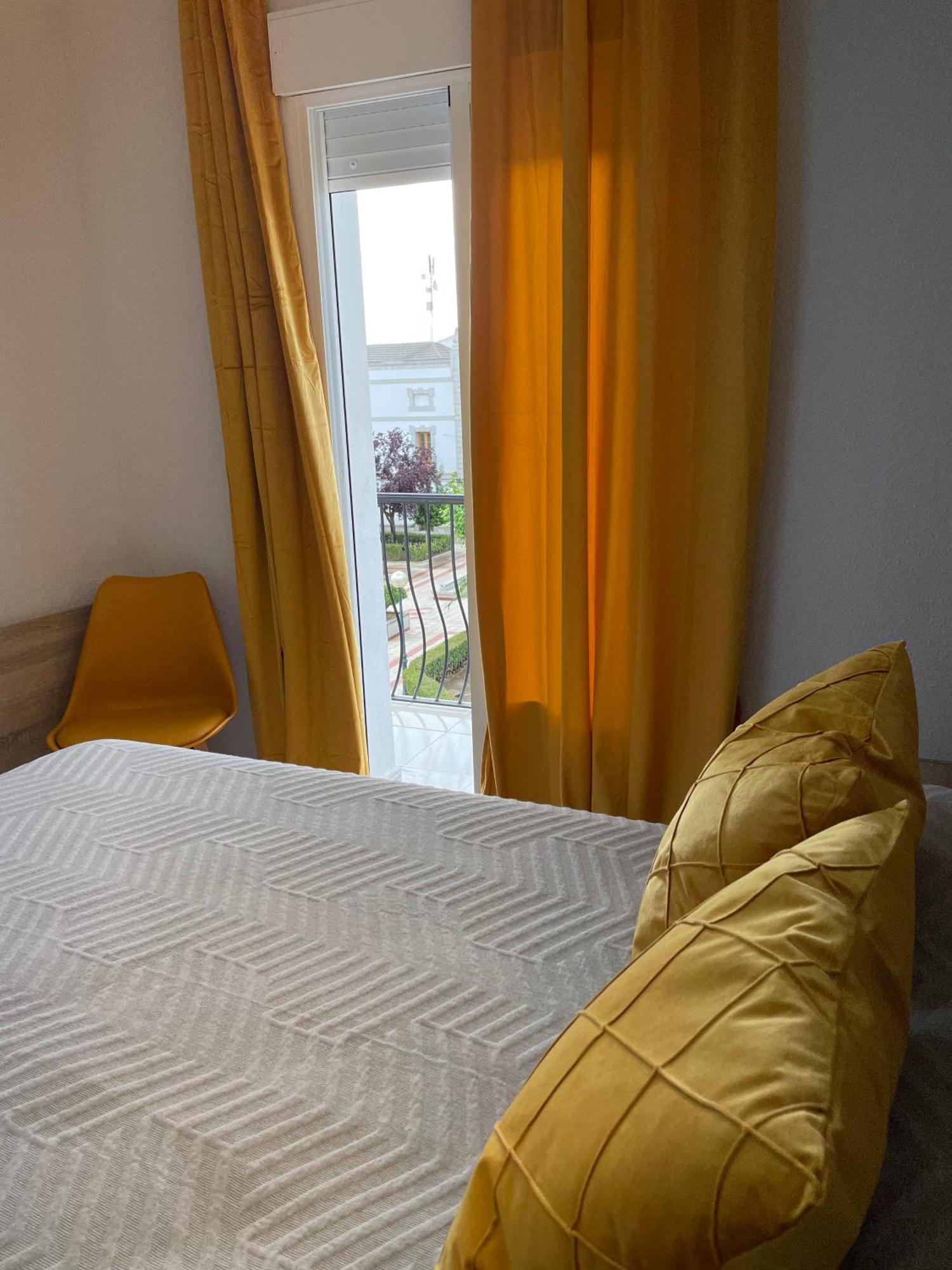 Hostal Calderon De La Barca Zalamea de la Serena Εξωτερικό φωτογραφία